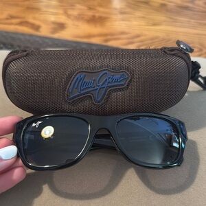 Maui Jim Kahoma Sunglasses Black Frame With Neutral Gray Lenses